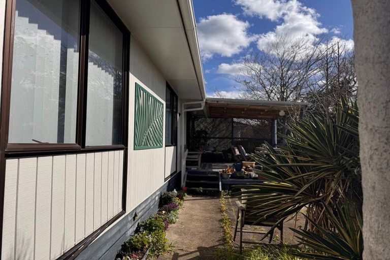 Photo of property in 2/141 Carnoustie Drive, Wattle Downs, Auckland, 2103