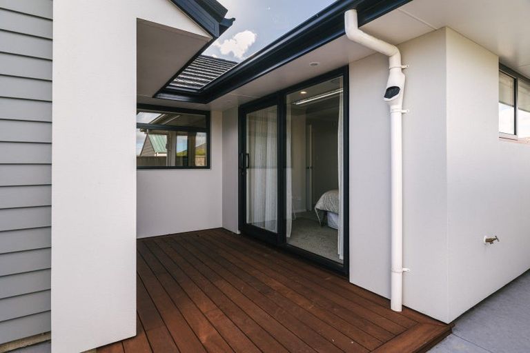 Photo of property in 27 Daniel Place, Kelvin Grove, Palmerston North, 4414