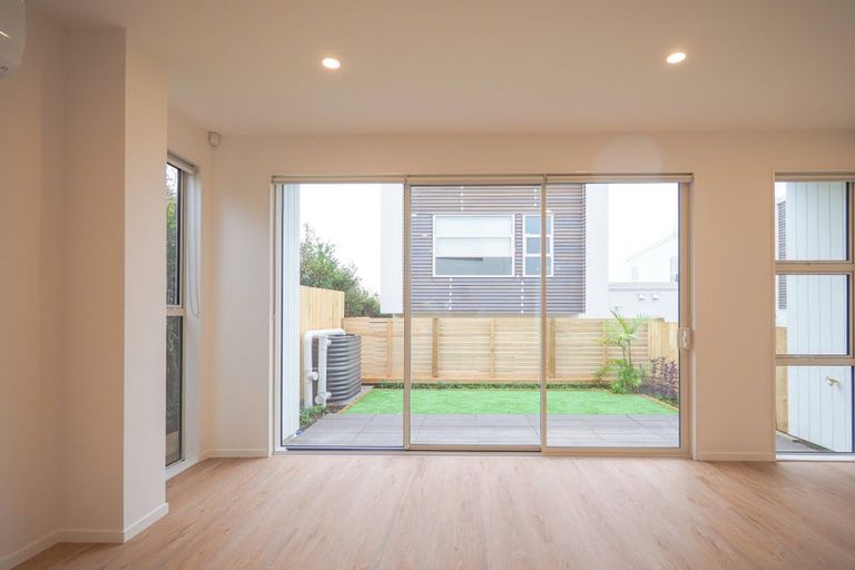 Photo of property in 1/10 Tirimoana Road, Te Atatu South, Auckland, 0602