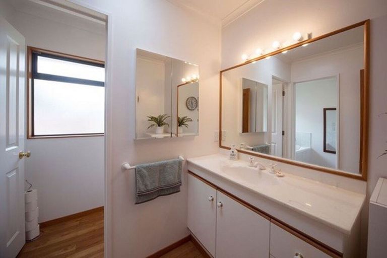 Photo of property in 86 Pahiatua Street, Hokowhitu, Palmerston North, 4410