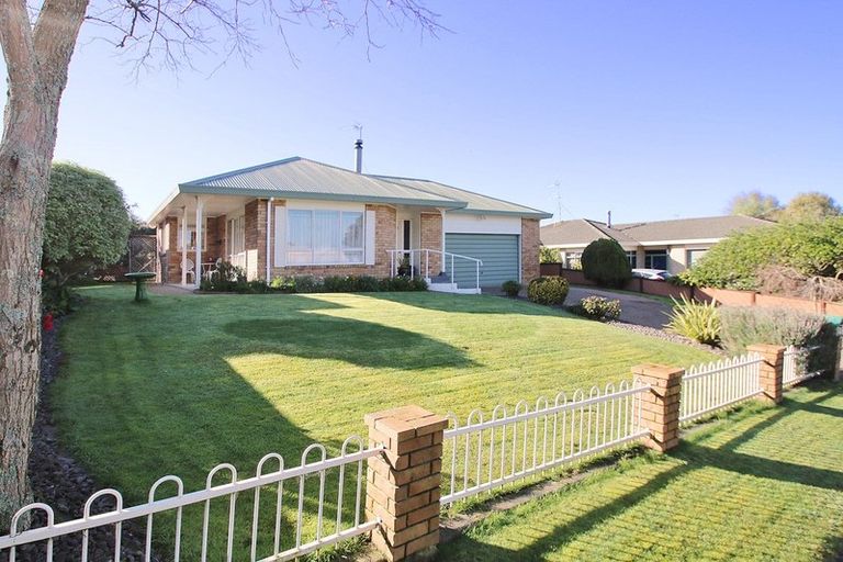 Photo of property in 6 Guernsey Place, Grandview Heights, Hamilton, 3200