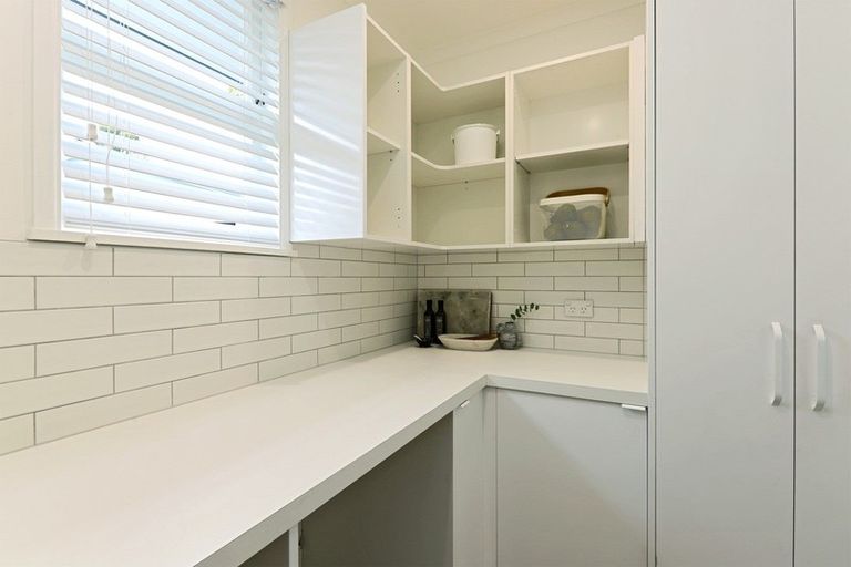 Photo of property in 21b Te Aute Road, Havelock North, 4130