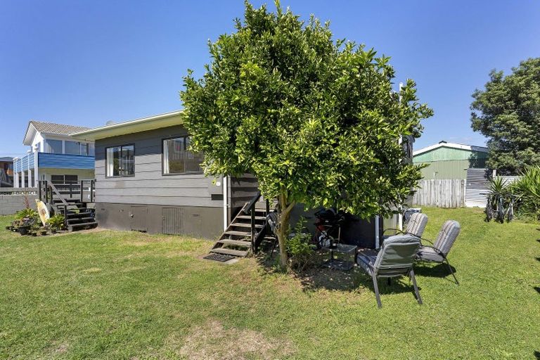 Photo of property in 403c Beach Road, Whangamata, 3620
