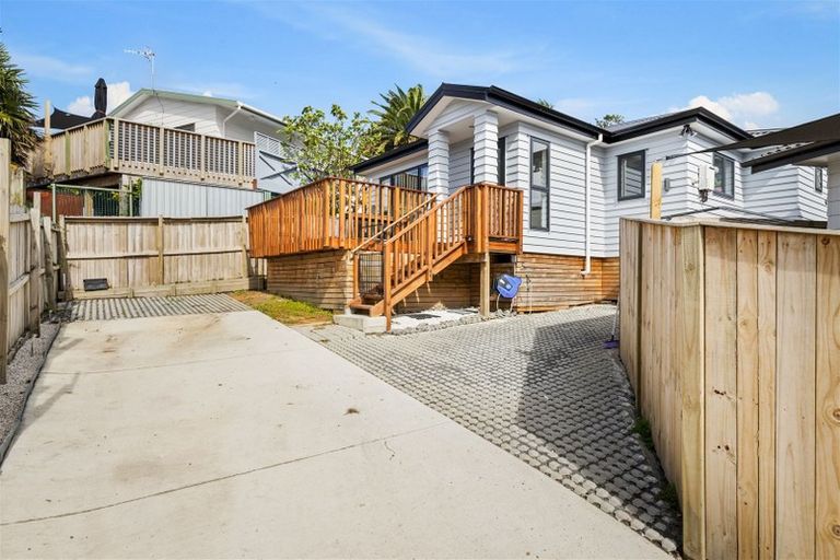 Photo of property in 8a Clearview Heights, Ranui, Auckland, 0612