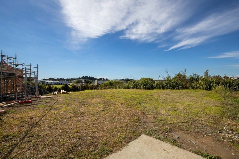 Photo of property in 10 Kakariki Lane, Waiwhakaiho, New Plymouth, 4312