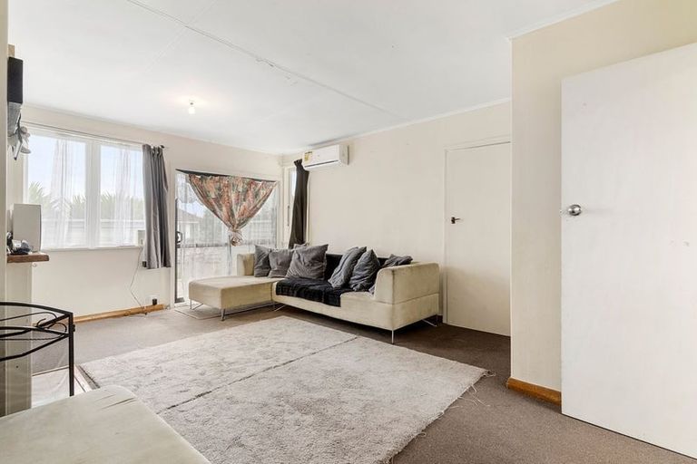 Photo of property in 18 Arimu Road, Papakura, 2110