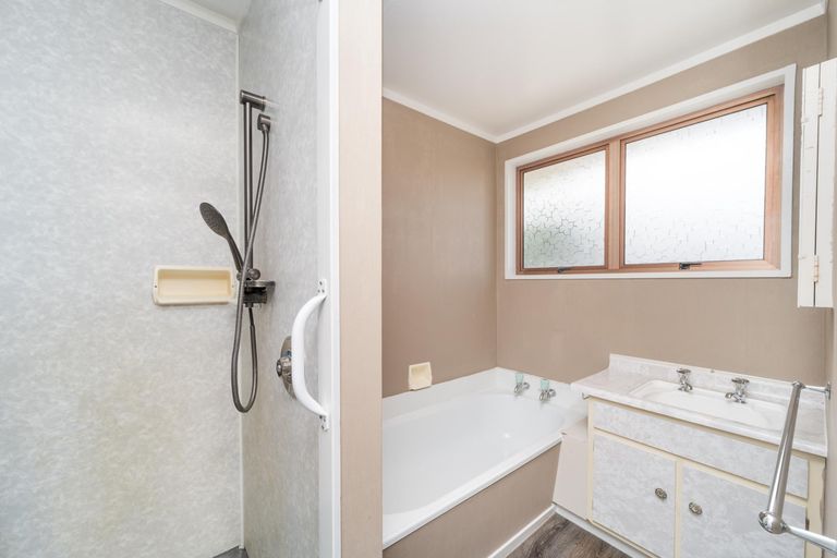 Photo of property in 1 John F Kennedy Drive, Milson, Palmerston North, 4414