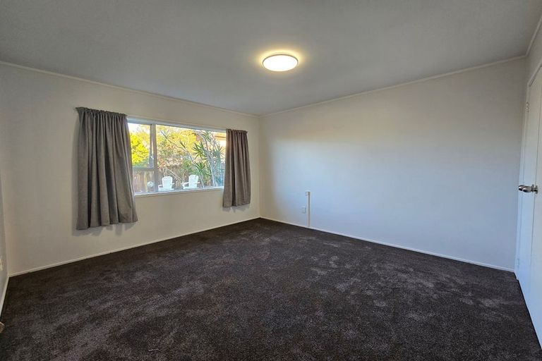 Photo of property in 1/38 Dalwhinnie Parade, Highland Park, Auckland, 2010