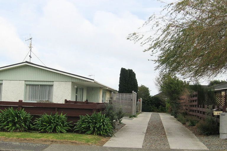 Photo of property in 1/22 Mahana Road, Paraparaumu Beach, Paraparaumu, 5032