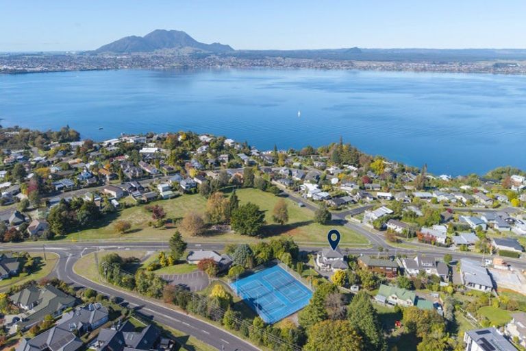 Photo of property in 10 Wakeman Road, Acacia Bay, Taupo, 3330