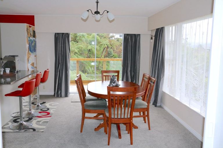 Photo of property in 3 Ardal Grove, Tirohanga, Lower Hutt, 5010