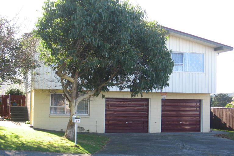 Photo of property in 37 Cranwell Street, Churton Park, Wellington, 6037
