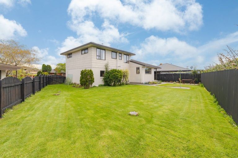Photo of property in 8 Langham Place, Redwood, Christchurch, 8051