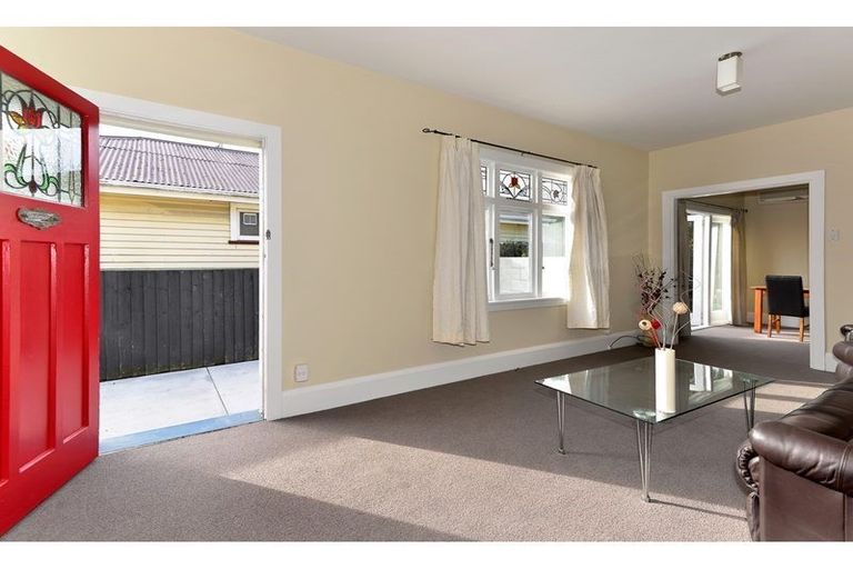 Photo of property in 16 Dover Street, St Albans, Christchurch, 8014