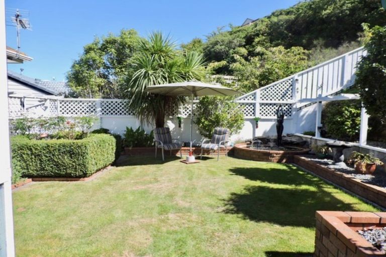 Photo of property in 12 Ordley Grove, Tawa, Wellington, 5028