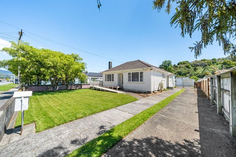 Photo of property in 73 Wellington Road, Wainuiomata, Lower Hutt, 5014
