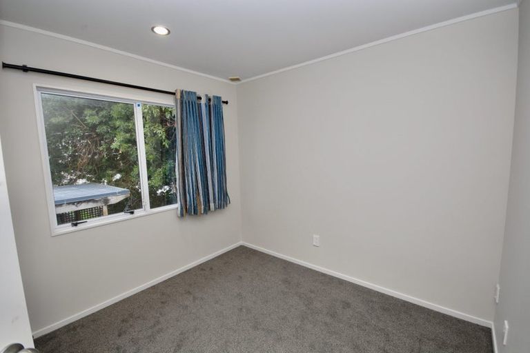 Photo of property in 2/30 Bruce Road, Glenfield, Auckland, 0629