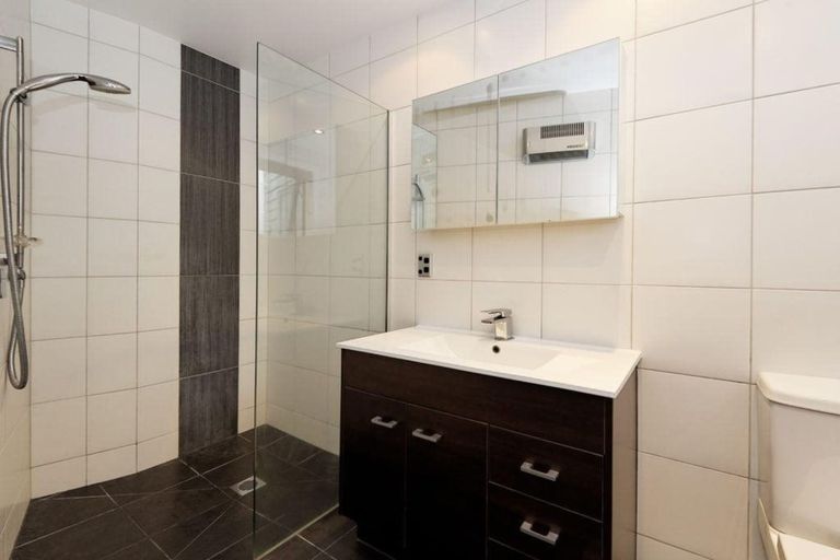 Photo of property in 66 Otitori Bay Road, Titirangi, Auckland, 0604