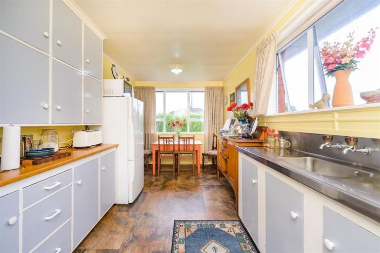 Photo of property in 27 Holland Crescent, Bulls, 4818