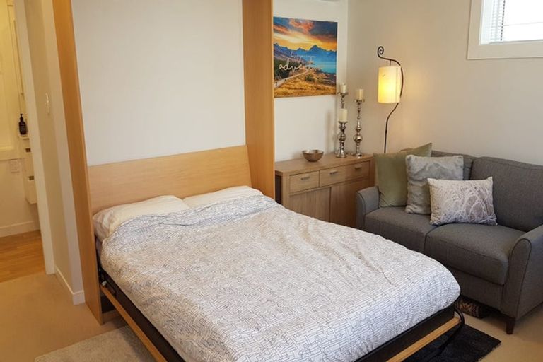 Photo of property in 83 Pirie Street, Mount Victoria, Wellington, 6011