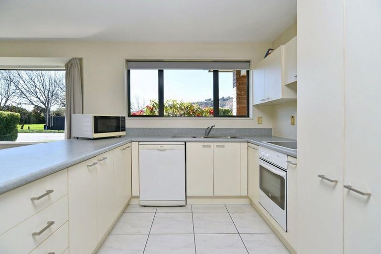 Photo of property in 39 Mauger Drive, Heathcote Valley, Christchurch, 8022