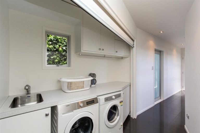 Photo of property in 67a Fulford Street, New Plymouth, 4310