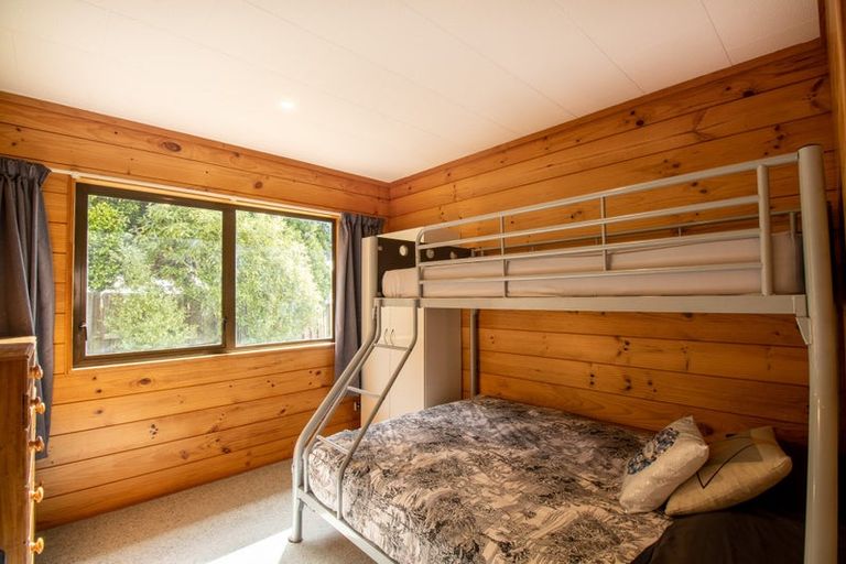 Photo of property in 65 Queens Road, Waikanae Beach, Waikanae, 5036