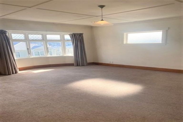 Photo of property in 19 Austin Street, Mount Victoria, Wellington, 6011
