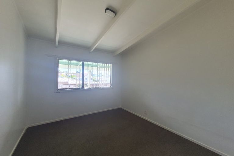 Photo of property in 4104 Great North Road, Glen Eden, Auckland, 0602