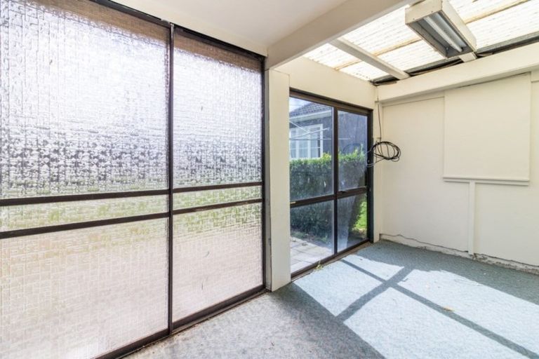 Photo of property in 27 Holland Street, Avonside, Christchurch, 8061