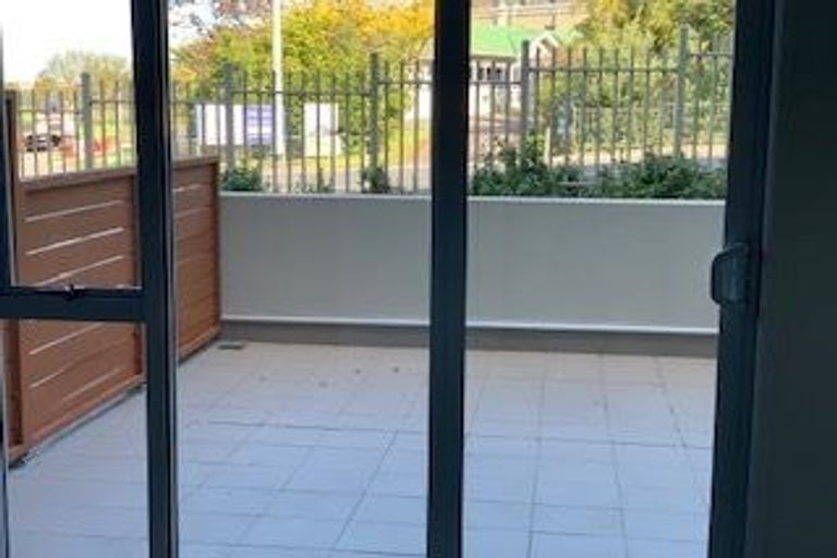 Photo of property in Shoal Haven Apartments, 112a/130 Anzac Street, Takapuna, Auckland, 0622