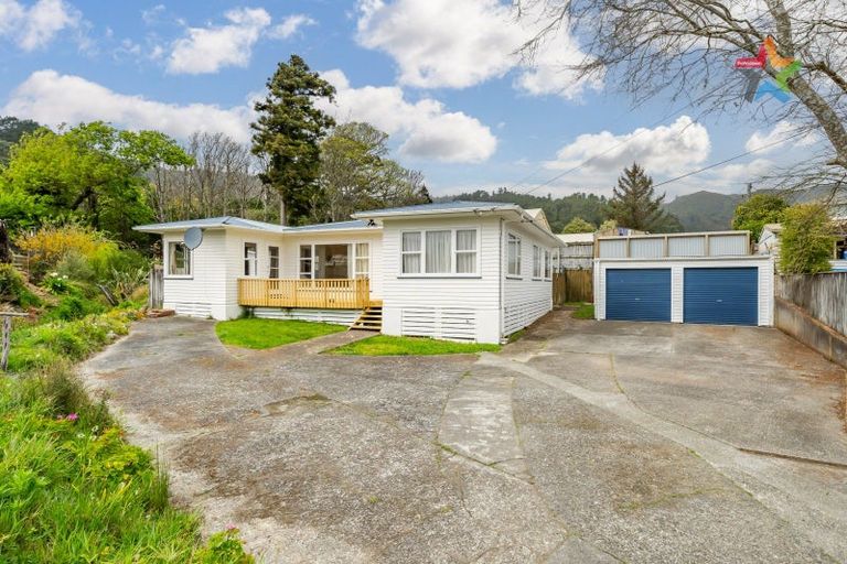 Photo of property in 385 Stokes Valley Road, Stokes Valley, Lower Hutt, 5019