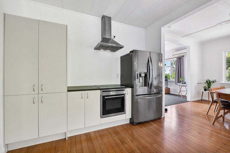 Photo of property in 29 Queens Road, Glen Avon, New Plymouth, 4312