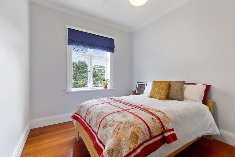 Photo of property in 11 Tio Tio Road, Miramar, Wellington, 6022