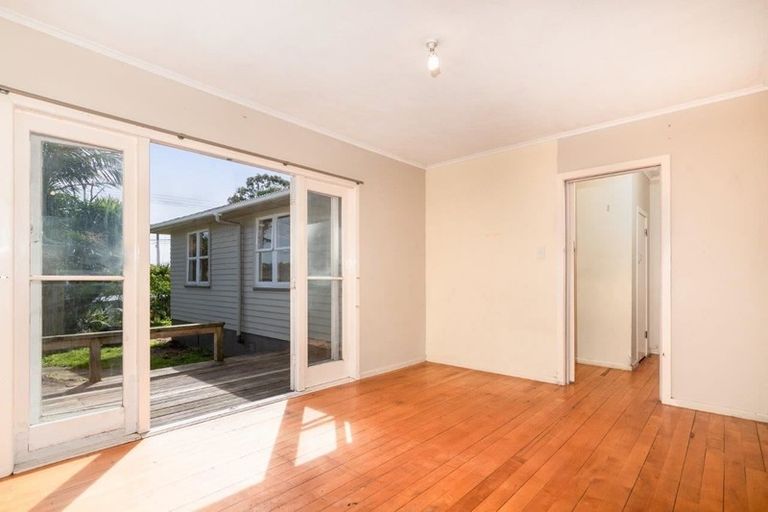 Photo of property in 48 Longburn Road, Henderson, Auckland, 0610