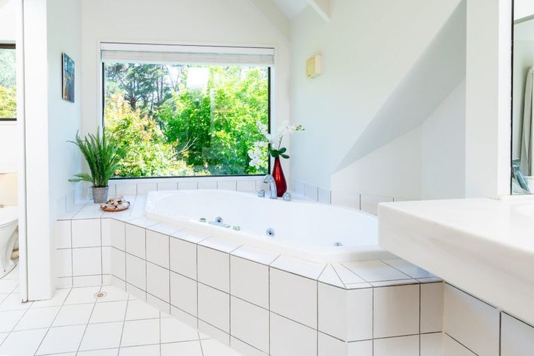 Photo of property in 14a Puriri Road, Waikanae, 5036