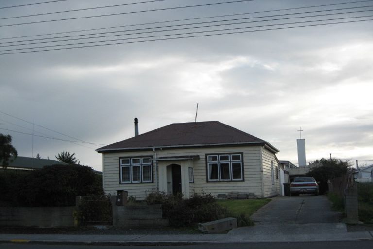 Photo of property in 16 Lanark Street, Balclutha, 9230