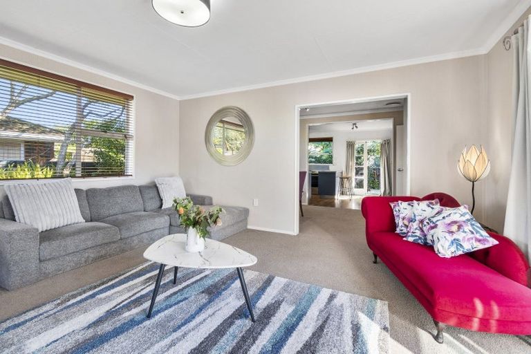 Photo of property in 8a Earl Place, Hokowhitu, Palmerston North, 4410