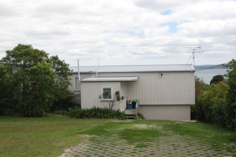 Photo of property in 22 De Luen Avenue, Tindalls Beach, Whangaparaoa, 0930