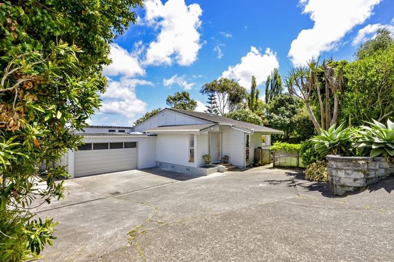 Photo of property in 9 Trevone Place, Forrest Hill, Auckland, 0620