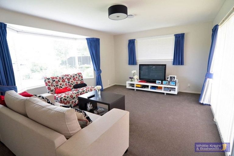 Photo of property in 8 Innisfree Place, Northwood, Christchurch, 8051