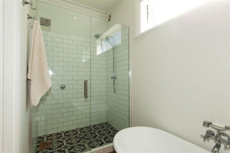 Photo of property in 17 Owens Road, Devonport, Auckland, 0624