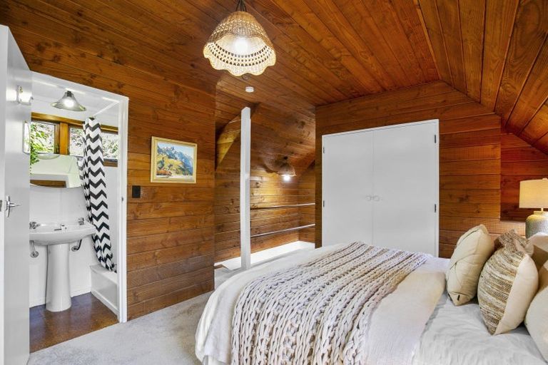 Photo of property in 30 Delhi Crescent, Khandallah, Wellington, 6035