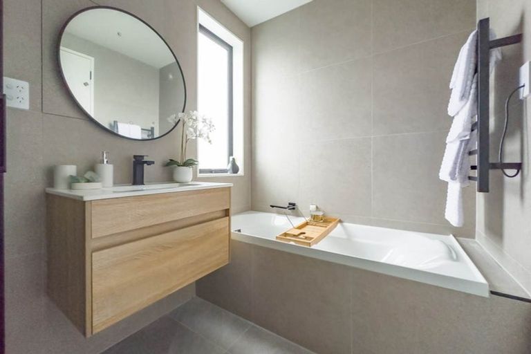 Photo of property in 18 Balthazar Road, Kumeu, 0810