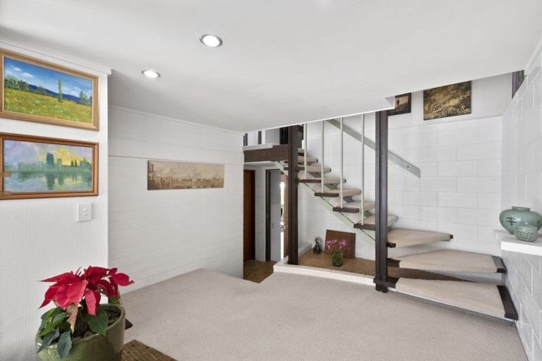 Photo of property in 18 Amante Crescent, Mairangi Bay, Auckland, 0630