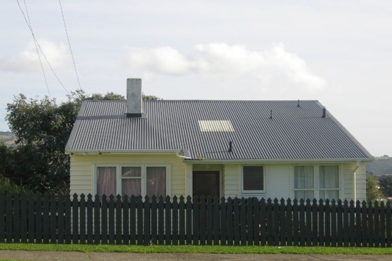 Photo of property in 22 Justine Street, Cannons Creek, Porirua, 5024