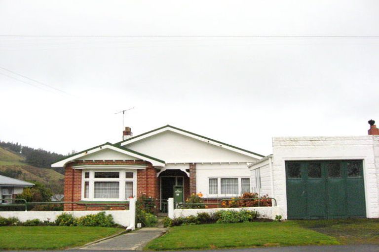 Photo of property in 30 Hugh Street, Sawyers Bay, Port Chalmers, 9023