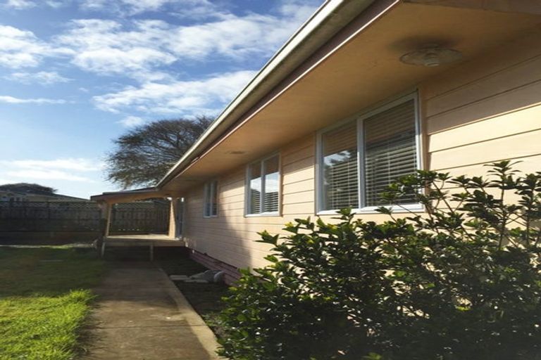 Photo of property in 12 Volta Place, Clendon Park, Auckland, 2103