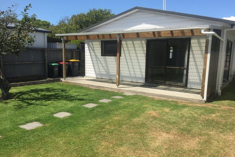 Photo of property in 11a Cradock Street, South New Brighton, Christchurch, 8062