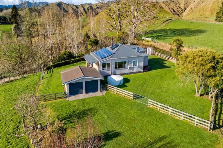 Photo of property in 2625 Ohura Road, Strathmore, Stratford, 4392